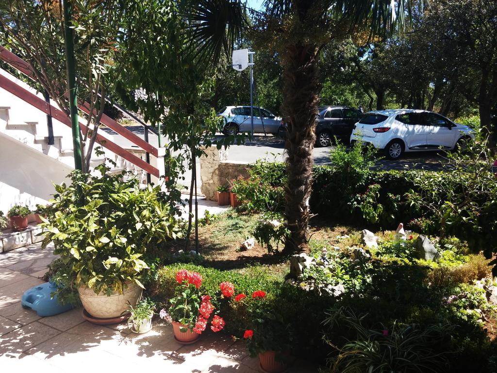 Apartment Knezevic 2 Jadranovo Ngoại thất bức ảnh
